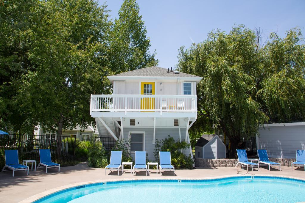 Resort Lithia Springs